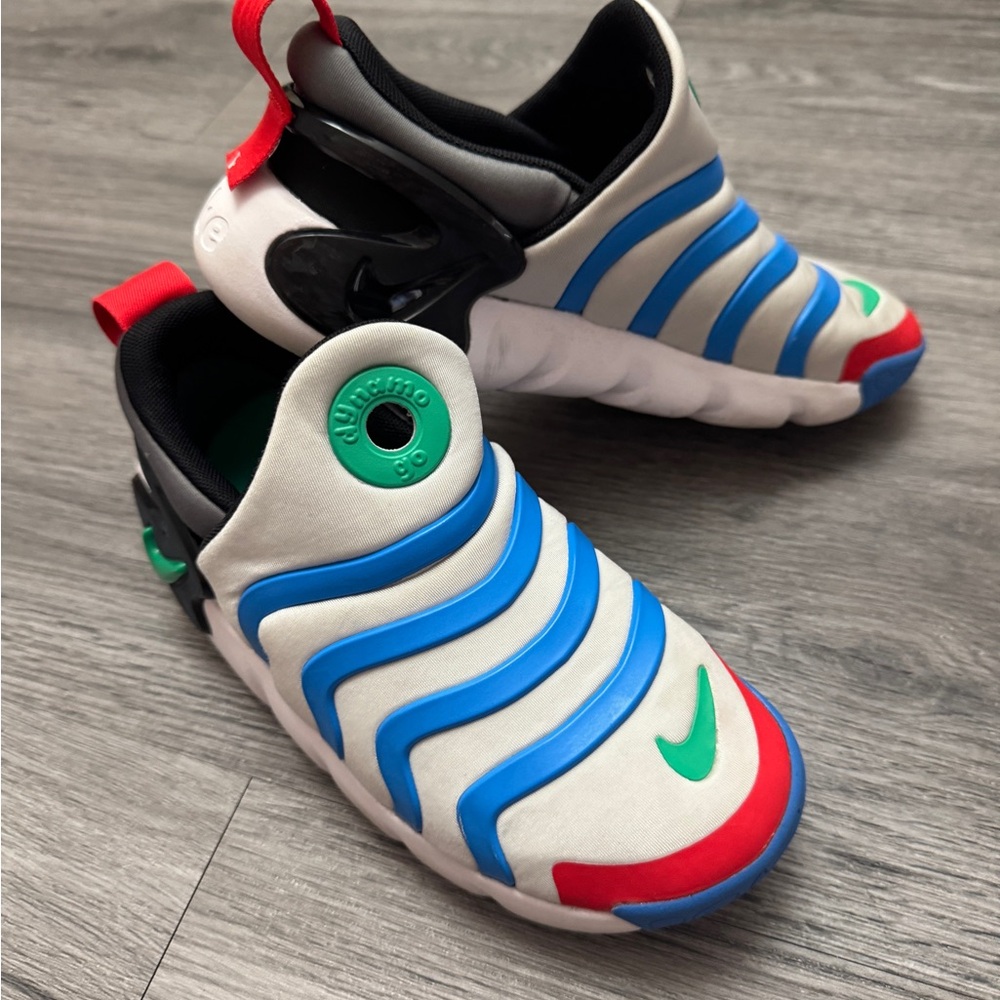 👟 Nike Dynamo Go Easy-On Shoes – Size 2Y